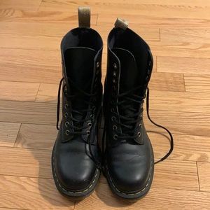 Black Air Wait boots